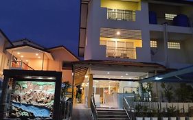 โรงแรมบ้านจันทร์ฉาย